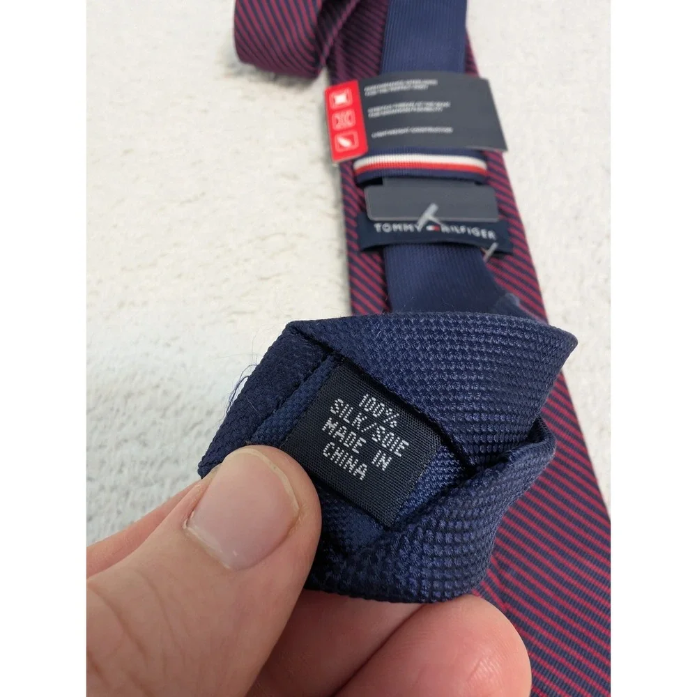 NEW!‎ Tommy Hilfiger Mens The Flex Necktie One Size 100% Silk Red Blue Striped
